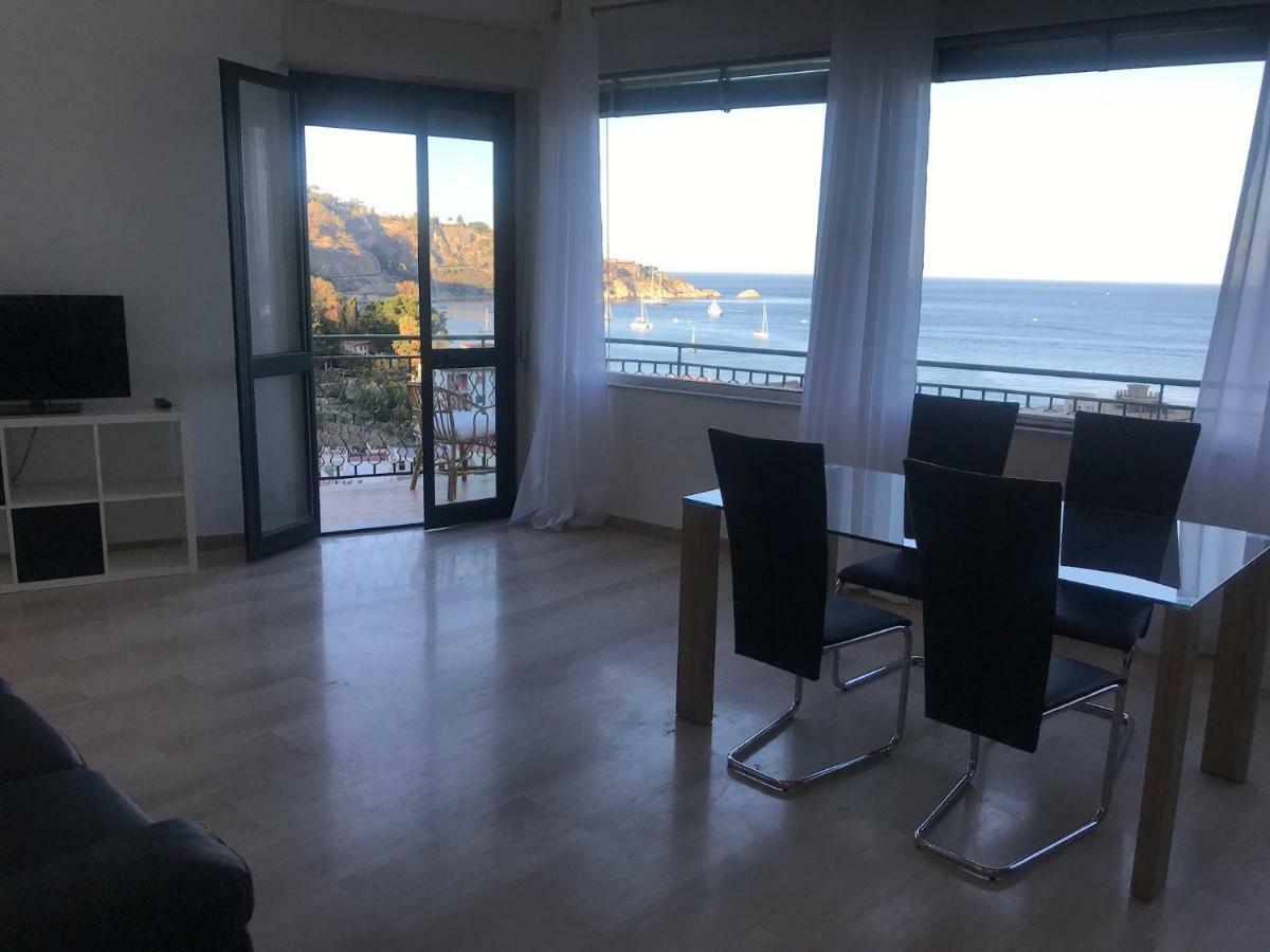 Baia Taormina Apartment Giardini-Naxos Buitenkant foto