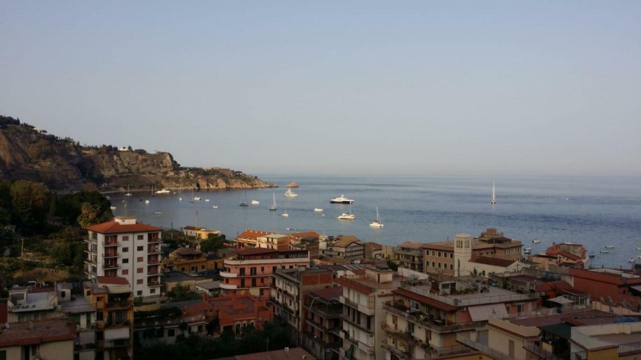 Baia Taormina Apartment Giardini-Naxos Buitenkant foto