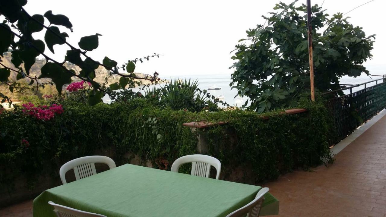Baia Taormina Apartment Giardini-Naxos Buitenkant foto